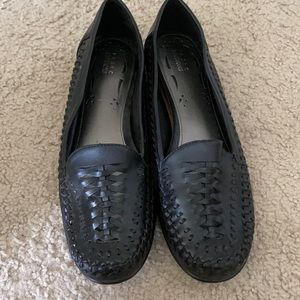 Basic edition loafers
